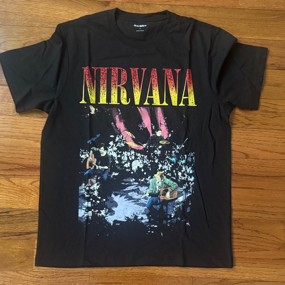 Nirvana graphic tee, size M never worn